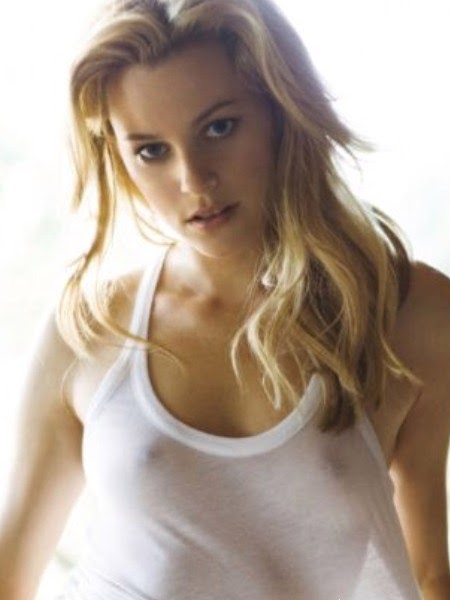 Cannot tell elizabeth banks nude bondage Elizabeth banks nude bondage